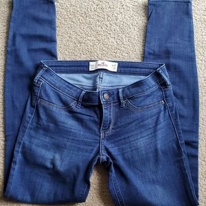 Hollister women Mid-Rise super skinny jeans